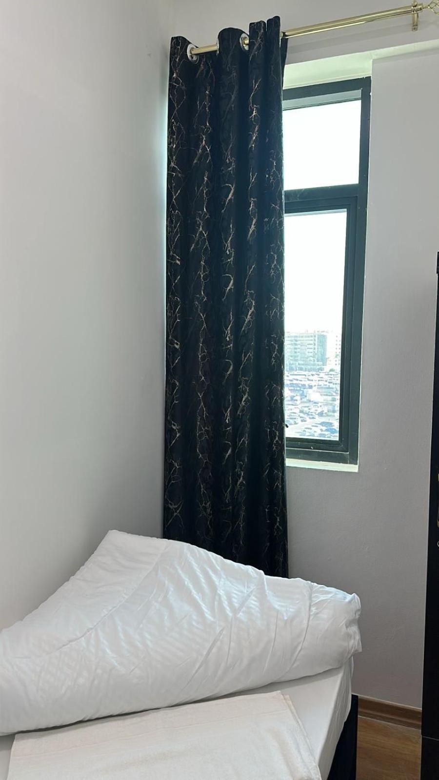 Four Stars Hostel Dubai Exteriör bild