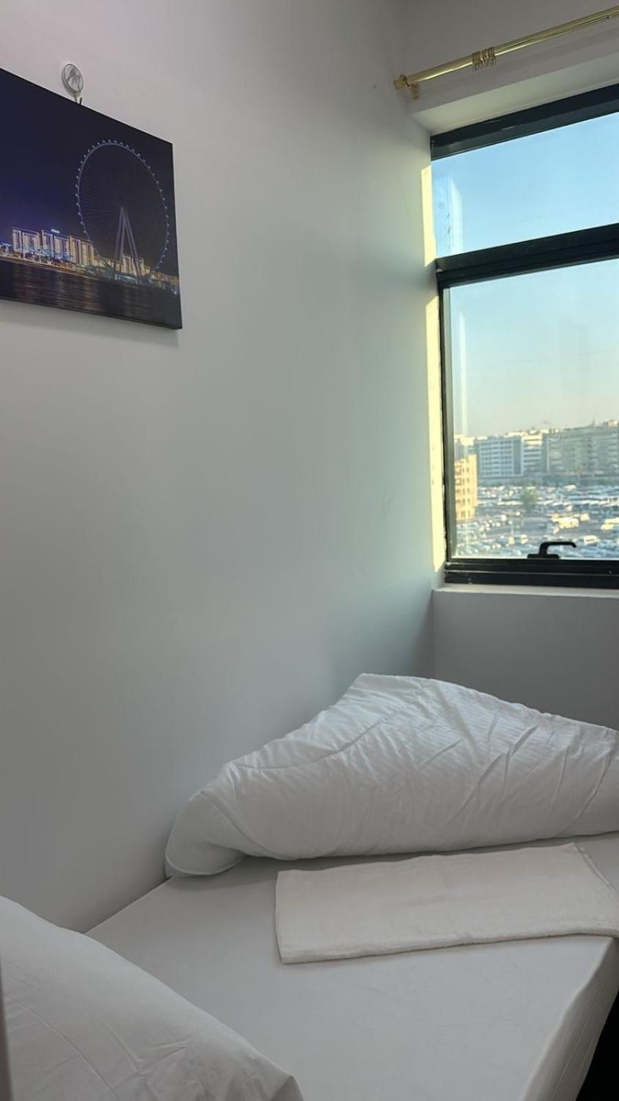 Four Stars Hostel Dubai Exteriör bild